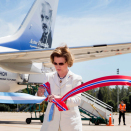 The third day of the visit began at Ezeiza International Airport. The airline Norwegian Air Shuttle is establishing services in Argentina. The Queen tied together ribbons with the Norwegian and Argentinian colours as a symbol of the new connection between the two countries.  Photo: Heiko Junge / NTB scanpix